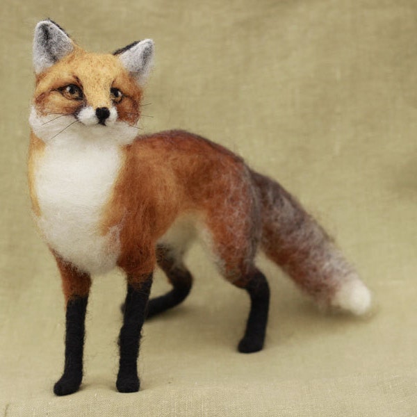 Needle felted red fox, made to order, Taking orders for early 2023, felted woodland animal