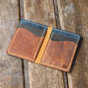 Tarjetero de cuero hecho a mano, billetera minimalista cosida a mano, tarjetero delgado, tarjetero plegable para negocios, regalo de cuero único para él.