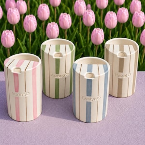 Handgjord randig keramisk resemugg med halvt lock, keramisk mugg att ta med, randig kaffekopp, keramikkaffeglas
