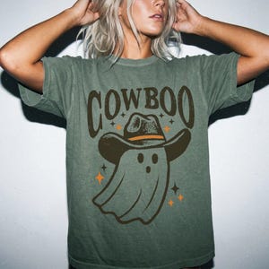 Western Ghost Comfort Colors® Shirt, Cowboy Halloween T-Shirt, Spooky Fall Shirt, Retro Halloween Cowboy Hat Ghost Tee
