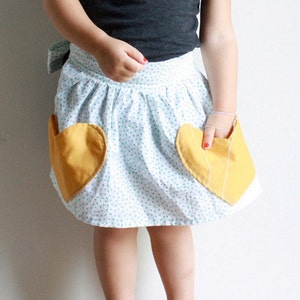 Children's Half Apron / PDF sewing pattern sizes 12 months to 7 years / Instant Download image 2