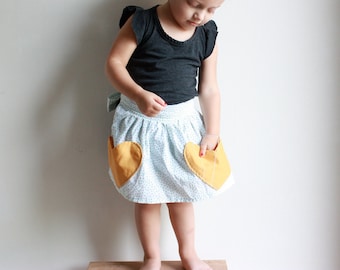 Children's Half Apron with Pockets / PDF sewing pattern sizes 12 months to 7 years / Instant digital download / Beginner / Easy