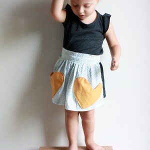 Children's Half Apron / PDF sewing pattern sizes 12 months to 7 years / Instant Download image 3