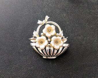 Vintage 1960s USA Brooch Flower Bouquet Basket Silver Tone Pin Milk Glass Bead Ladies collectible jewellery