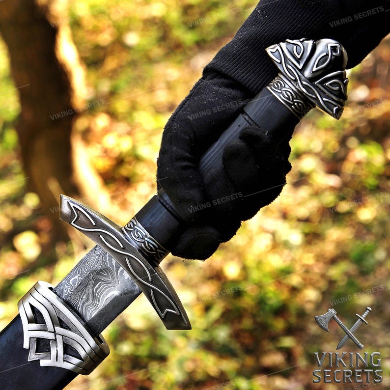 Espada vikinga de acero de Damasco forjada a mano: regalo para cosplay o boda. imagen 8