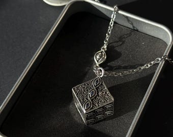 Jujutsu Kaisen Cursed Eye Cube Necklace | Anime Jewelry