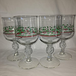 4 ARBY&#39;S Vintage Christmas HOLLY BERRY Bow Stemmed Glasses Wine Gold Rims Libbey Water Goblets Berries