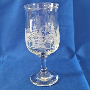 ARBY&#39;S Vintage CHRISTMAS Frosted Winter Wonderland 7&quot; Wine Glass **NO Gold** Libbey Stemmed Lynn&#39;s China Pines Goblet