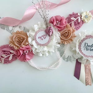 Mommy and Daddy to Be Pins Baby Shower Corsage Set for Parents Boho Pink Floral Badge Gender Reveal Decor Baby Girl Shower Keepsake
