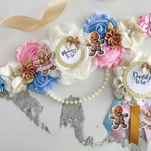 Fascia di pan di zenzero per la futura mamma e spilla per il futuro papà / Set per baby shower / Decorazioni per rivelare il sesso del bambino / Bomboniere per baby shower invernali