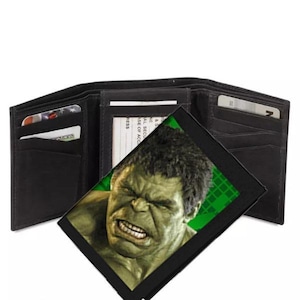 Carteras para hombre: Monedero delgado de cuero genuino con tres pliegues, bolsillo con cremallera para monedas, efectivo, tarjetero y ventana transparente para identificación.