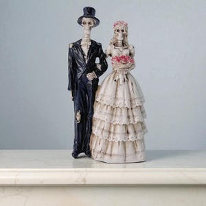 3D Resin Skeleton Figurine Set: Spooky Halloween Desk Decor