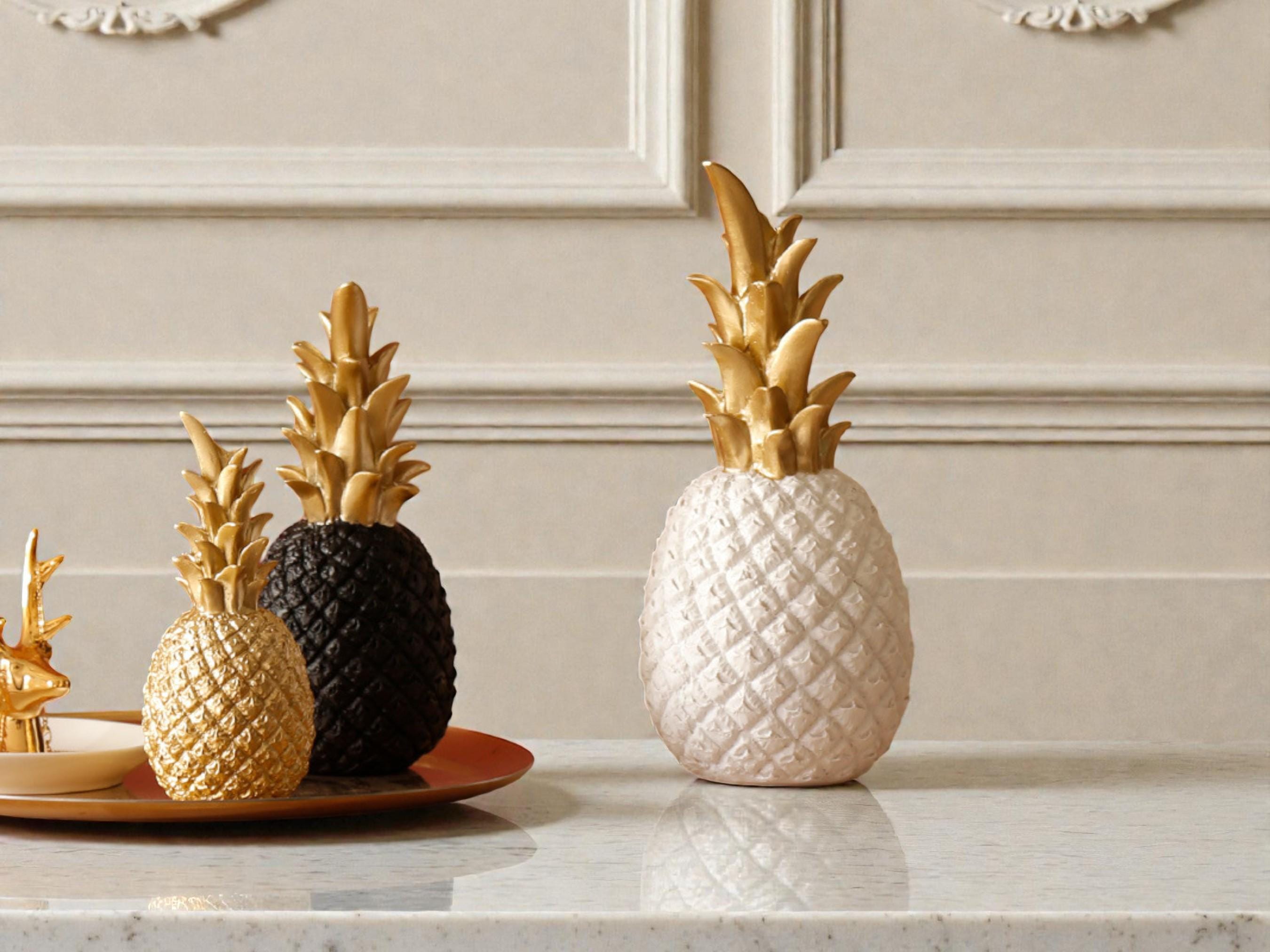 Pineapple statue - Etsy 日本