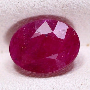 Natural Ruby Gemstone: 1.13 CT Oval Cut, Madagascar Origin