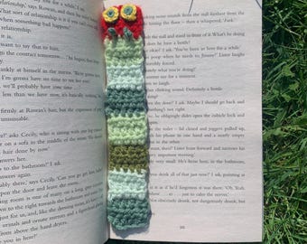 zakładka do książki zrobiona na szydełku głodna gąsienica