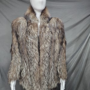 Lovely Vintage Genuine Silver Fox Jacket in great condition. It&#39;s a classic design that&#39;s always in style.