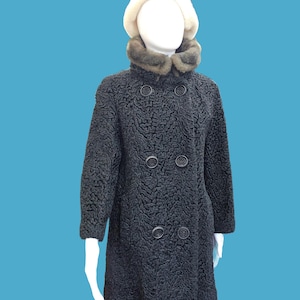 Vintage Faux Curly Persian Lamb Coat with Faux Fur Collar. Double-Breasted Design. Excellent Condition Inside and Out. Nice Satin Lining.