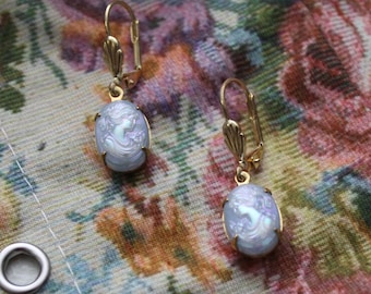 Orecchini pendenti con cammeo blu / orecchini vittoriani antichi Regency / orecchini con cammeo con poetessa romantica e dama dorata