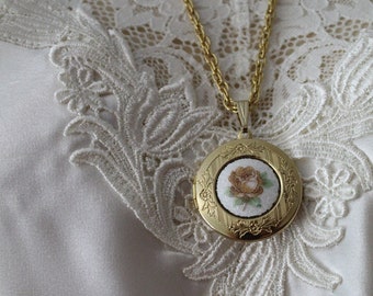 Antique Rose locket necklace | 1980s romantic necklace | Victorian revival locket