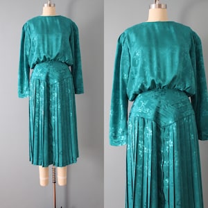 vintage cummerbund dress | emerald green embossed dress | 1980s vintage dress