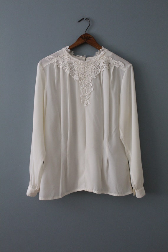 LACE bib blouse | 1980s Victorian inspired blouse… - image 3