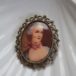 Marie Antoinnette cameo brooch