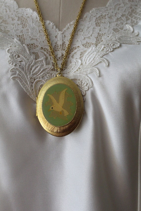 1970s large locket necklace | Seagull bird necklac
