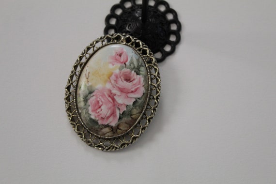 BLUSH roses brooch | Victorian inspired oval brooc
