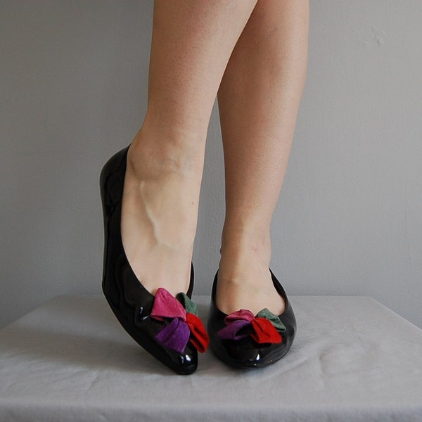 SALE...1980s suede flowers patent flats 8.5