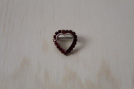 vintage HEART brooch | red rhinestones heart broo… - image 1