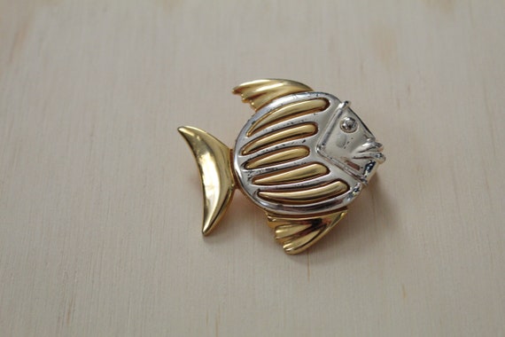 vintage FISH brooch | two tone fish brooch | stri… - image 3