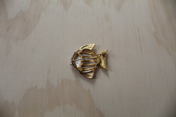 vintage FISH brooch | two tone fish brooch | stri… - image 8