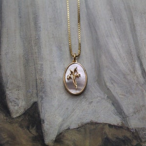 SNOWDROPS cameo necklace | Victorian Regency Antique mother of pearl poet necklace | 925 box chain necklace