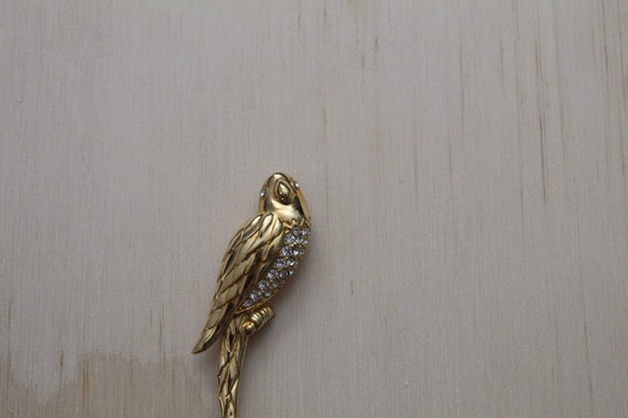 1980s parrot brooch | gold tone brass parrot broo… - image 2