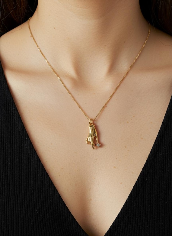 ビクトリア朝のハンドチャームネックレス | 14Kゴールドメッキハンド 