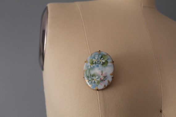 1910s painted brooch
