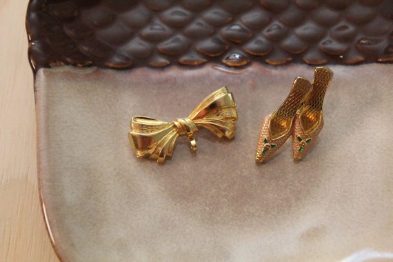 vintage bow pendant and slippers pin brooch 1980s… - image 1