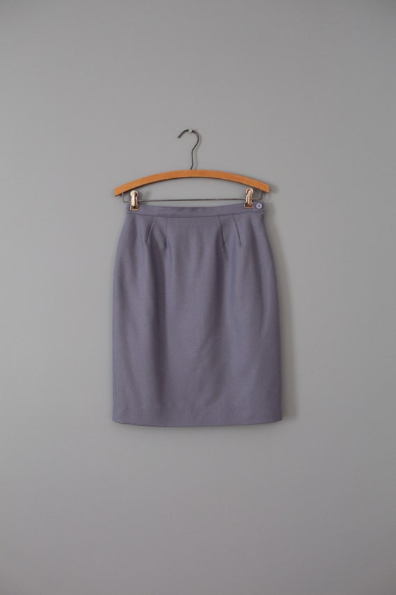 Cornflower blue mini skirt | 1970s mini tulip ski… - image 2