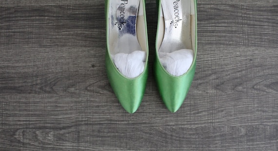 LIME green pumps 1980s kitten heels spring pastel… - image 4