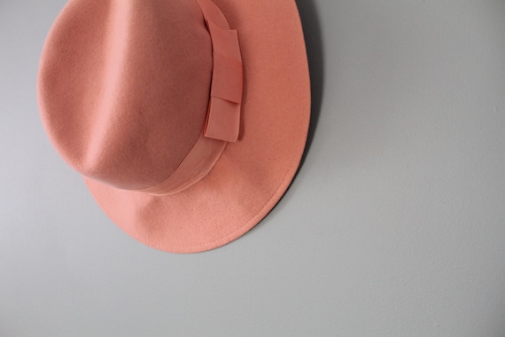 PARIS pink bow  fedora hat | 1980s Liz Claiborne … - image 1