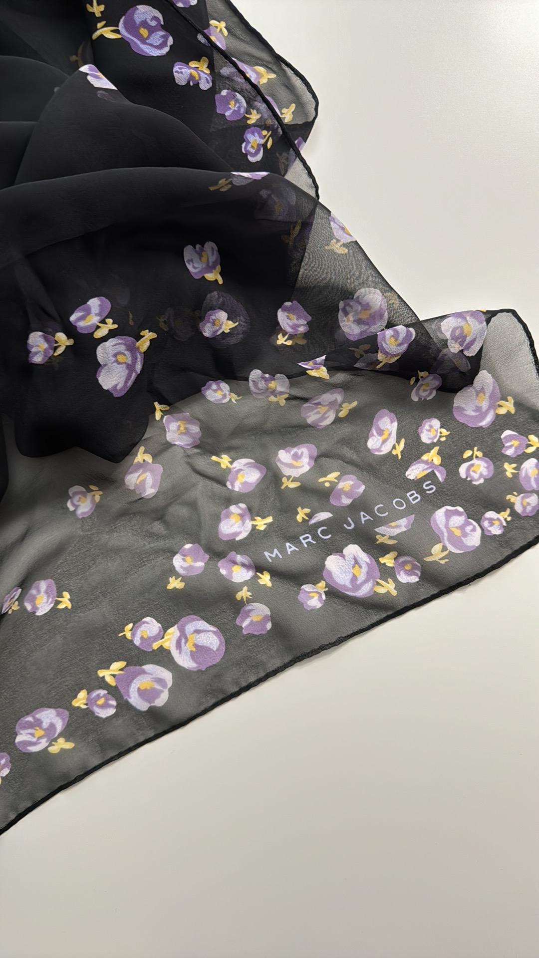 ✩lilac マークジェイコブス マヨルカ ✩ マーク ジェイコブスとダブレットによるユニークなコラボアイテムが