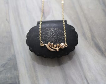 Nightshade pendant necklace | 14K gold plated nightshade branch necklace | adjustable chain necklace
