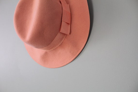 PARIS pink bow  fedora hat | 1980s Liz Claiborne … - image 6
