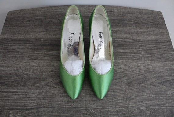 LIME green pumps 1980s kitten heels spring pastel… - image 9