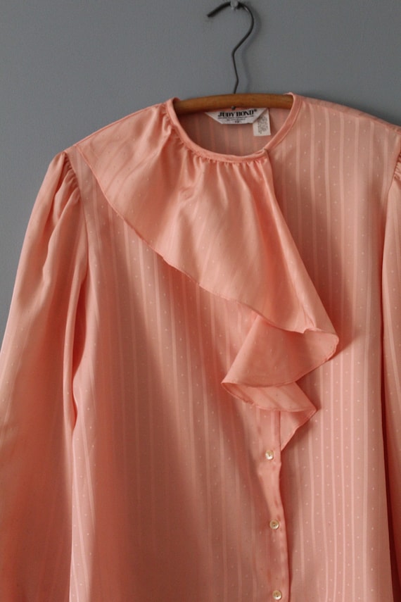 PEACH poet blouse | ruffled collar blouse | 70s 8… - image 7