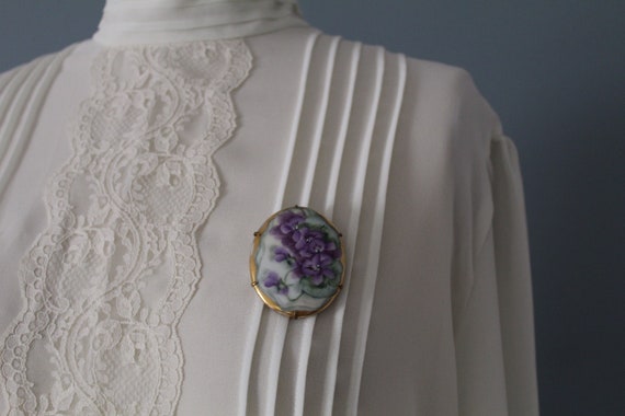 1910s violets brooch