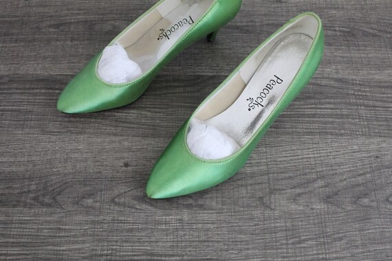 LIME green pumps 1980s kitten heels spring pastel… - image 10