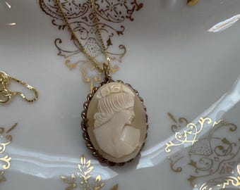 Victorian shell cameo pendant