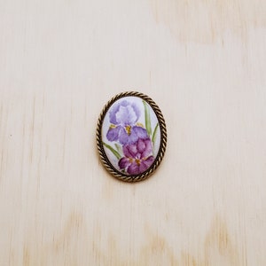 IRISES cameo brooch | 1970s porcelain cameo brooch | romantic poet botanical brooch pendant