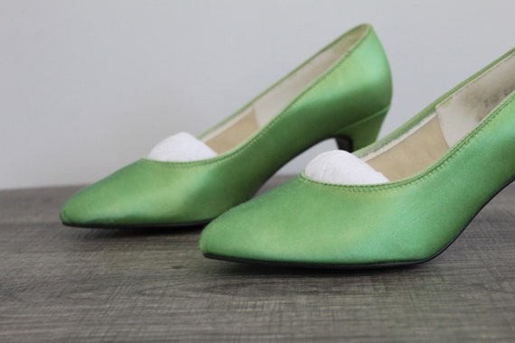 LIME green pumps 1980s kitten heels spring pastel… - image 7